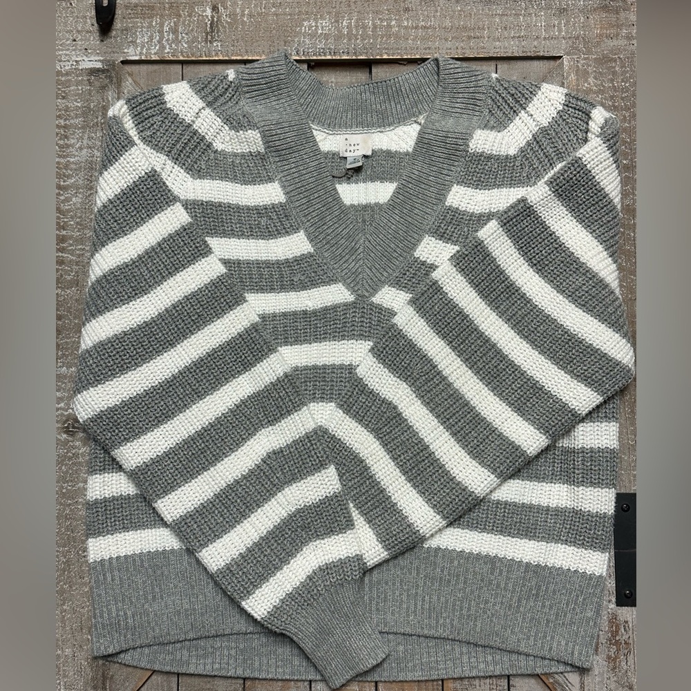 Women’s Sweater Size Small